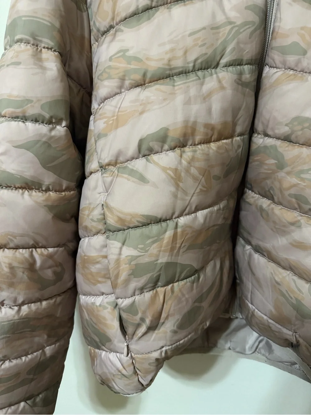 Lckr light tan